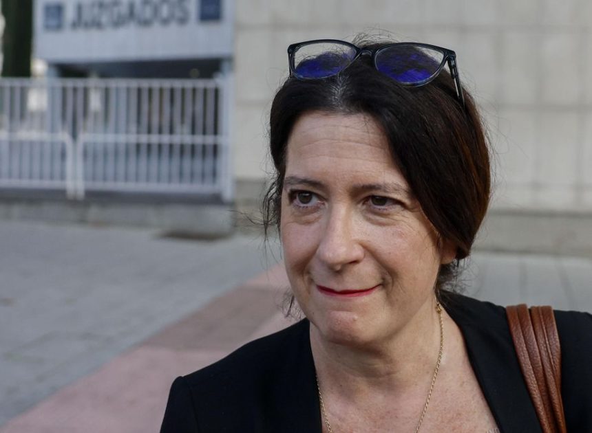 La Guardia Civil detiene a la exmilitante socialista Leire Díez y a un expresidente de la SEPI por orden de la Audiencia Nacional