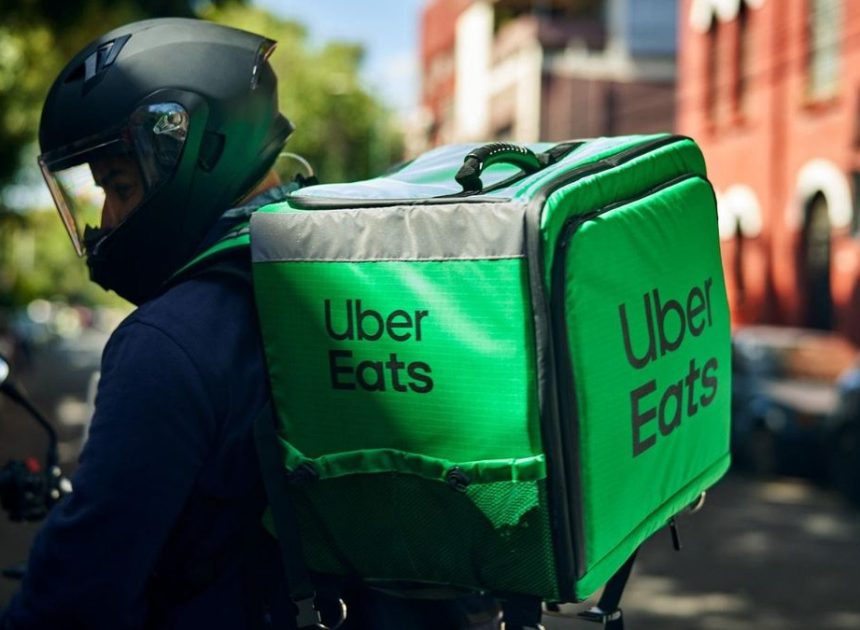 Trabajo estudia activar la vía penal contra Uber Eats a principios de año por el abuso de falsos autónomos