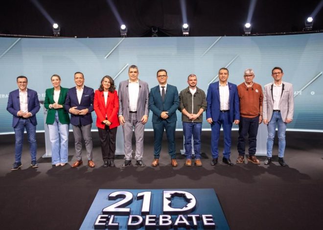 La «conga electoral» de María Guardiola: más candidatos que ideas en el primer debate en Extremadura