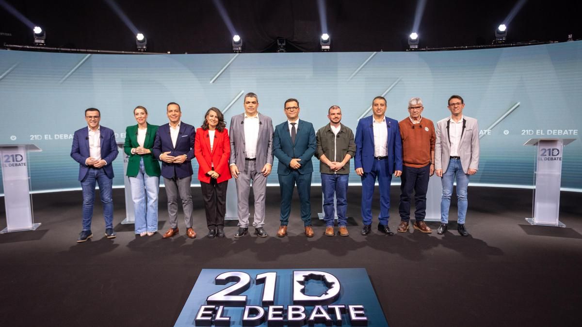 La «conga electoral» de María Guardiola: más candidatos que ideas en el primer debate en Extremadura