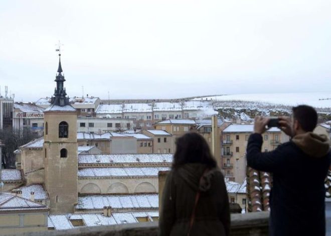 Avisos por nieve y lluvia en hasta siete comunidades autónomas este martes con tiempo invernal
