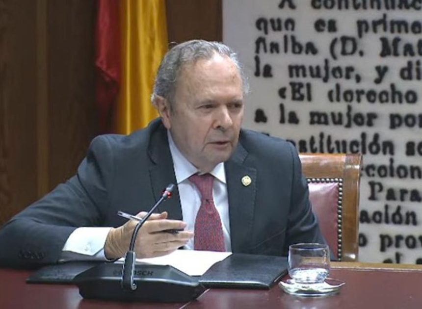 Un exvicerrector de la Complutense dice en el Senado que se sintió “obligado” a crear la cátedra de Begoña Gómez