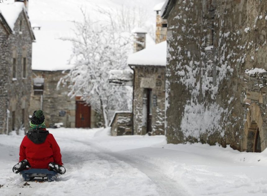 La Aemet avisa de lluvias y ambiente frío para este martes, víspera de Nochebuena