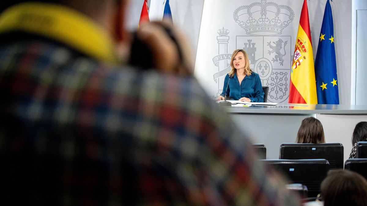 Pilar Alegría dice que fue un «error» reunirse con Paco Salazar tras su cese por denuncias de acoso