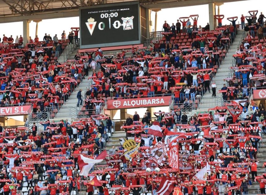 Real Murcia, el equipo centenario que soñó con jugar en Primera y lo pagó con décadas de problemas financieros