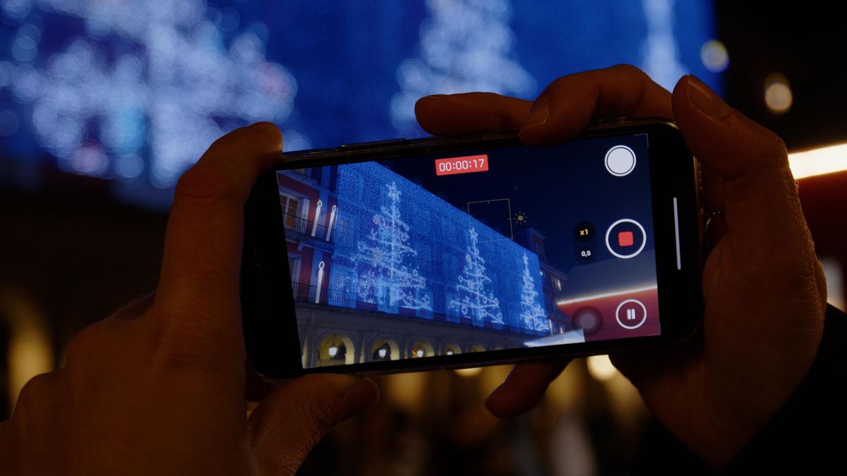 Madrid ofrece un espectáculo navideño único con su mayor despliegue lumínico en la Plaza Mayor