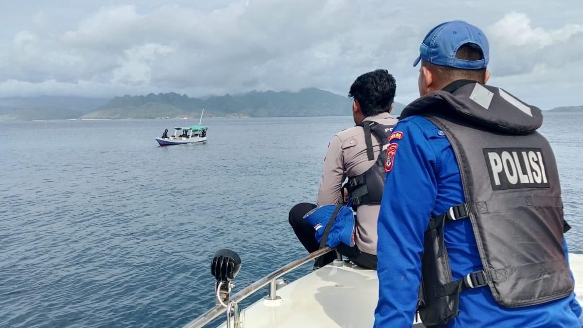 Indonesia reanuda la búsqueda de un español y tres menores tras un naufragio