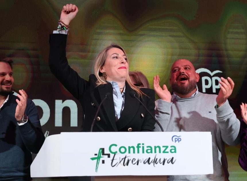 Guardiola fracasa en su intento de quitarse el lastre de Vox pero consolida el giro a la derecha de Extremadura