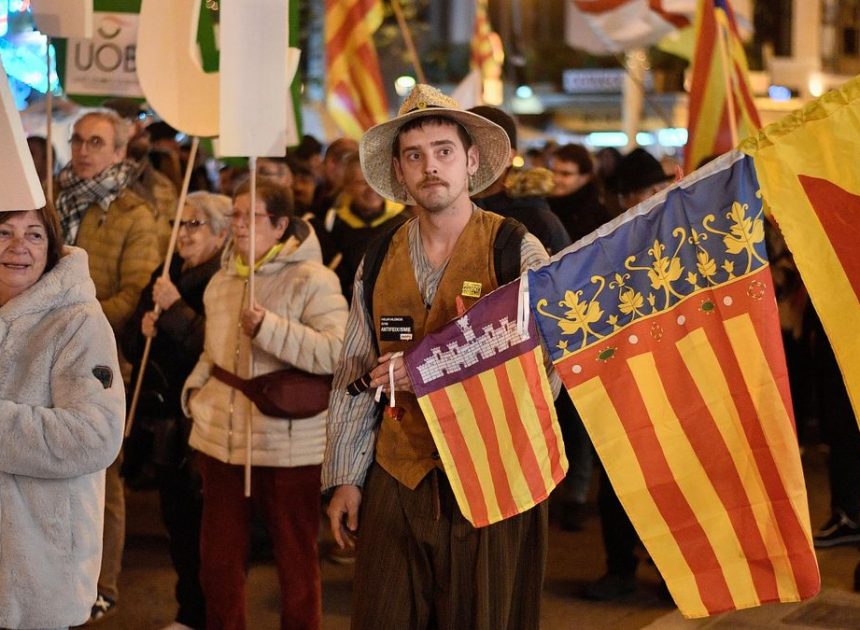 31 de Desembre, la fiesta con setecientos años de antigüedad que irrita a la ultraderecha y divide a los mallorquines