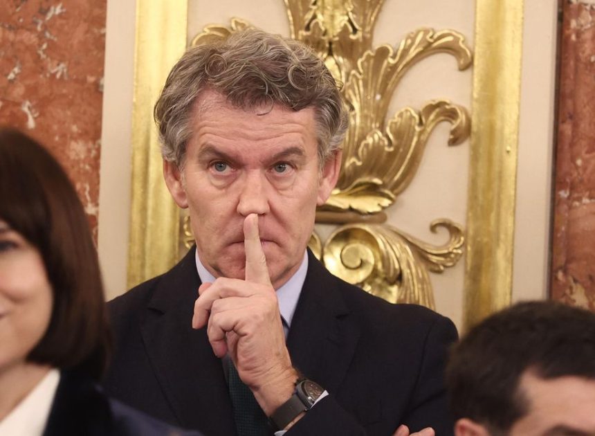 Feijóo acusa a Vox de «jugar a cosas muy peligrosas» y sostiene que Junts es «el clínex del Gobierno»