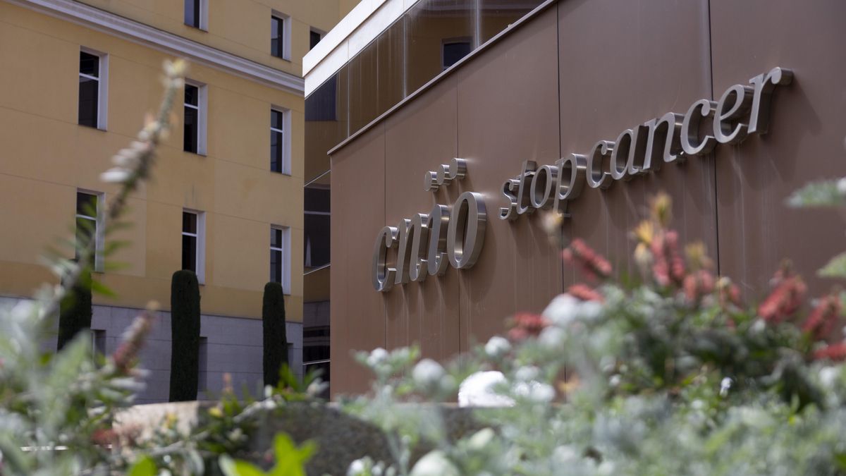 La Policía Nacional entra al CNIO e interviene material en su investigación sobre la denuncia por corrupción