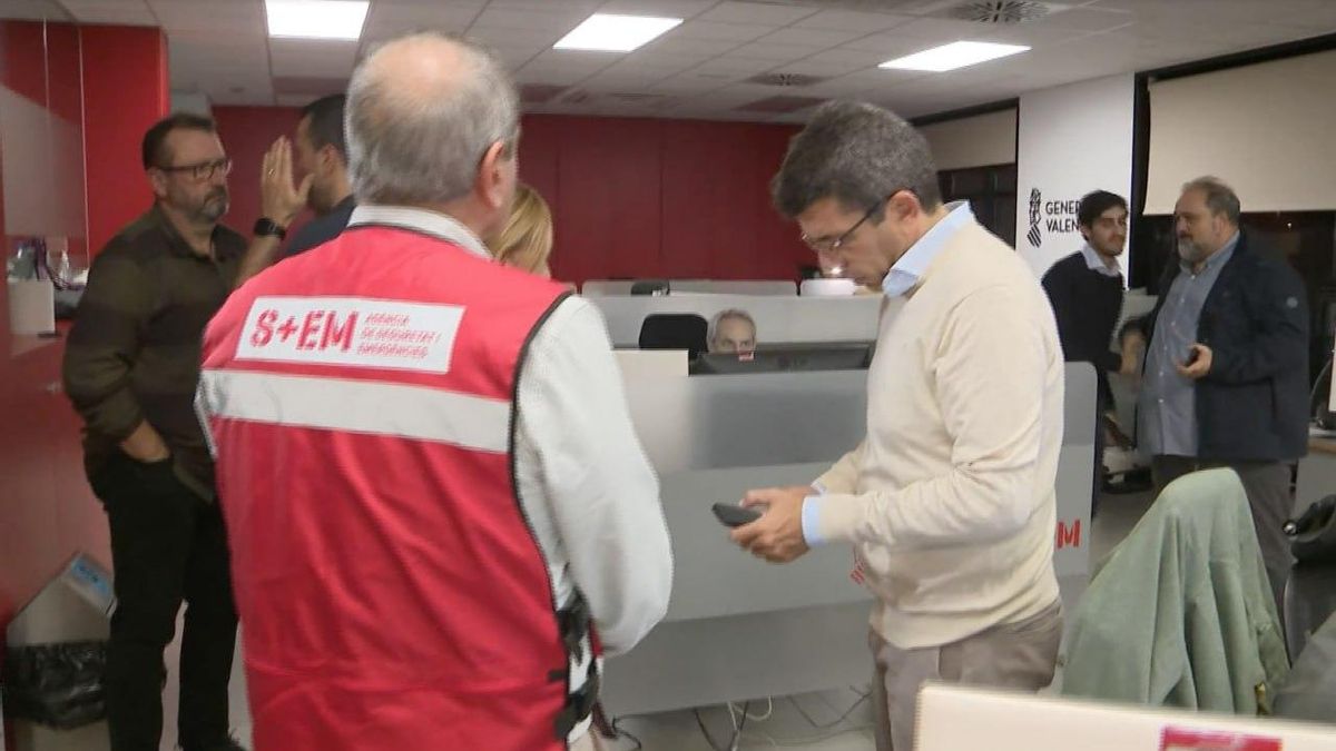 Un jefe de Emergencias guardó imágenes de la llegada de Mazón al edificio del Cecopi: «No se eliminaron»