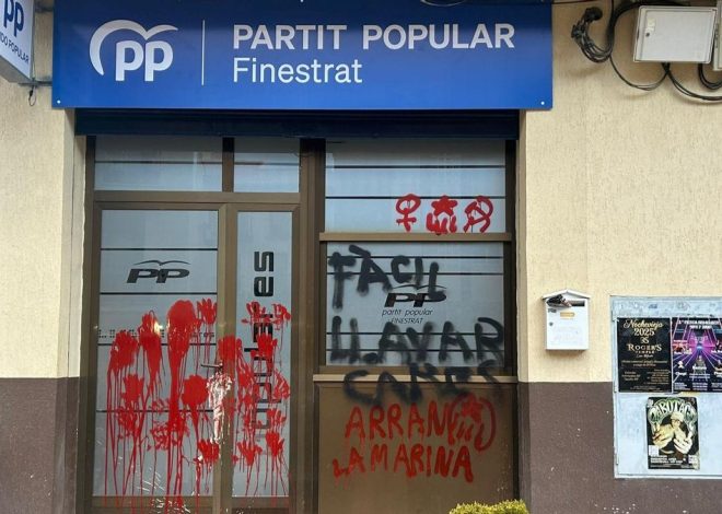 El PP denuncia el ataque sufrido en su sede de Finestrat del «odio del independentismo»