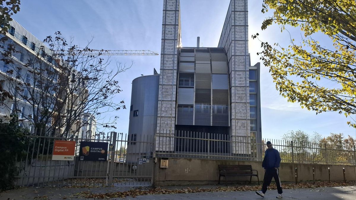 Aulas vacías en un emblema de la FP en Aragón: mandan a casa a los alumnos del Campus Digital por defectos en el edificio