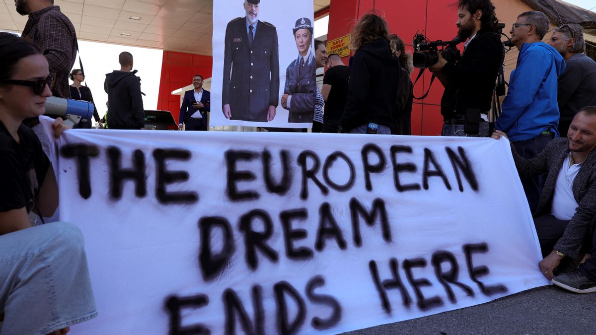 De requisar joyas a los centros de retorno que planea Bruselas: cómo Europa endurece aún más su política migratoria