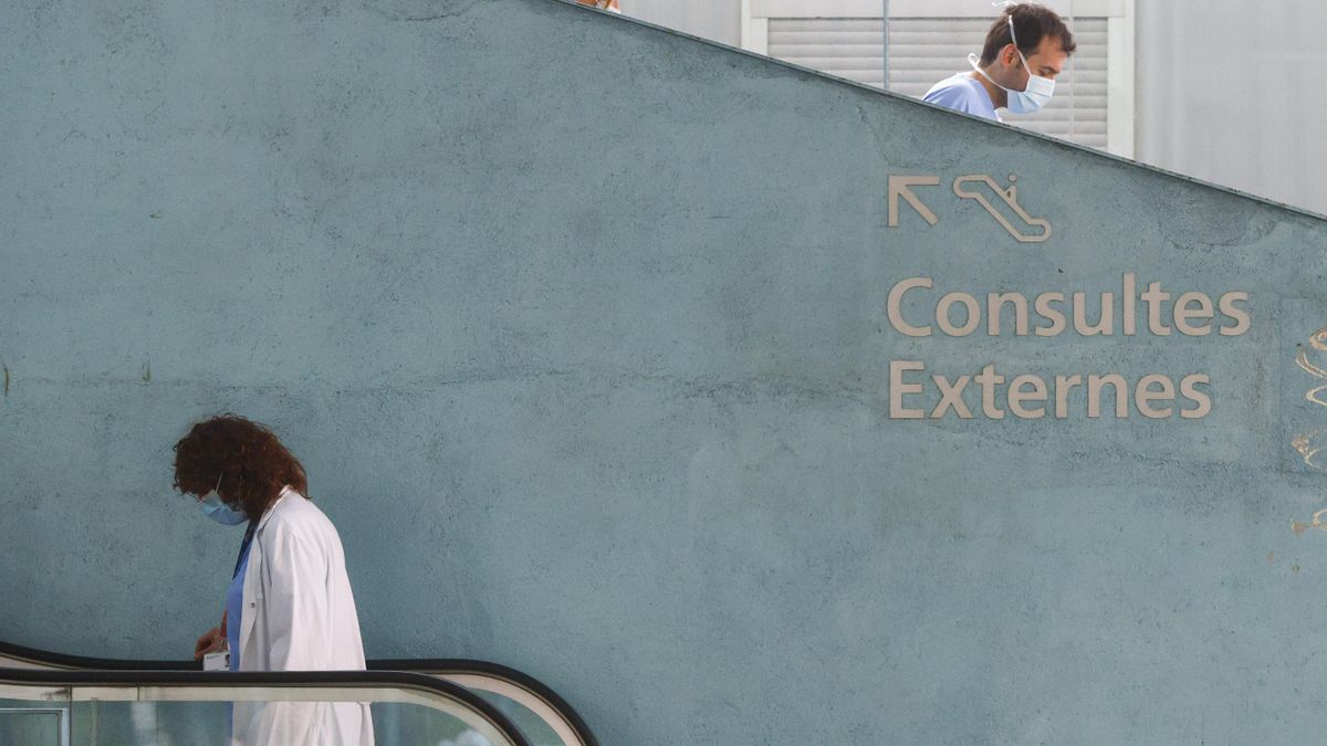 La confianza en el sistema sanitario cae cuatro puntos y crece la insatisfacción con la pública