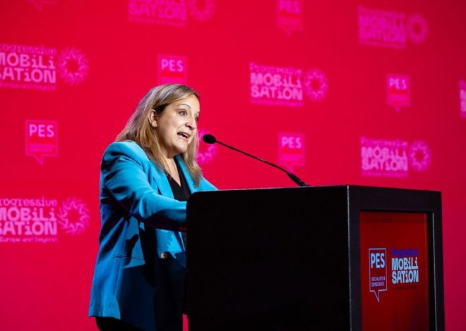 La jefa de los socialistas en la UE cree que el PP europeo flirtea con la ultraderecha para provocar una ruptura de la coalición