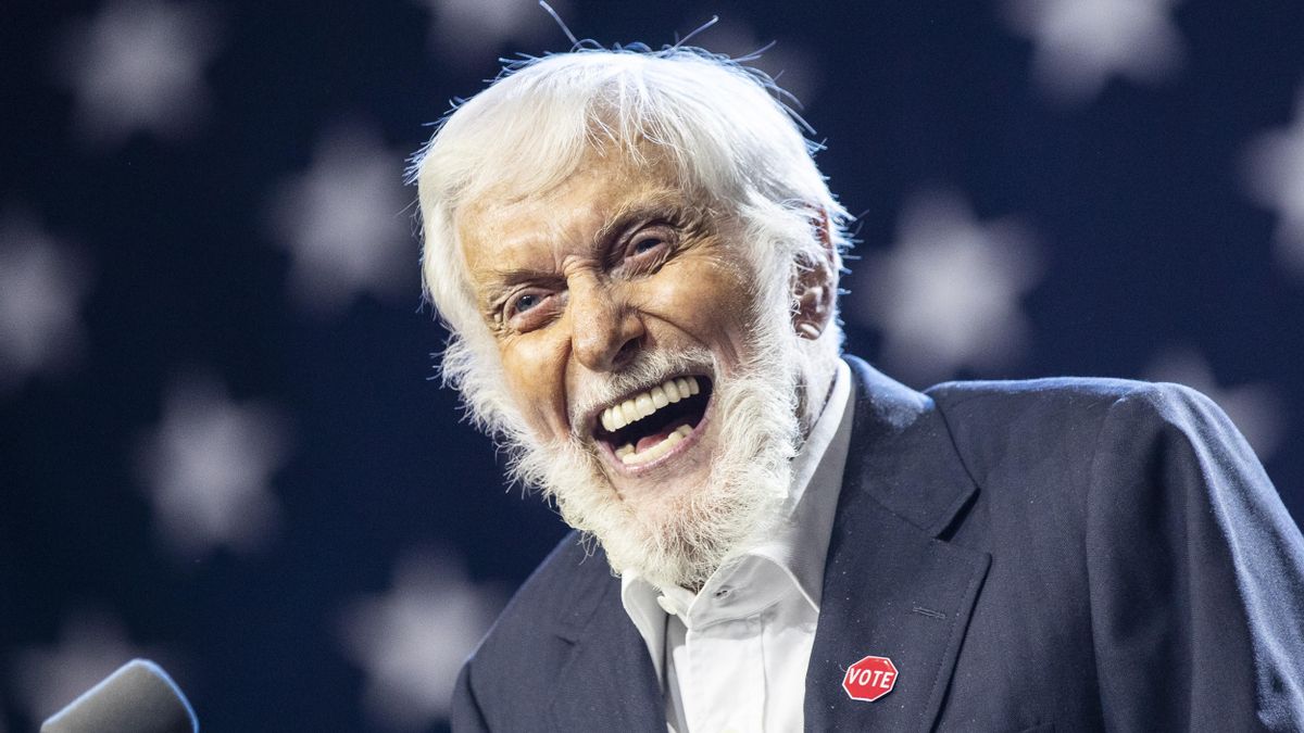 Dick Van Dyke celebra su 100 cumpleaños con la proyección de un documental sobre su vida