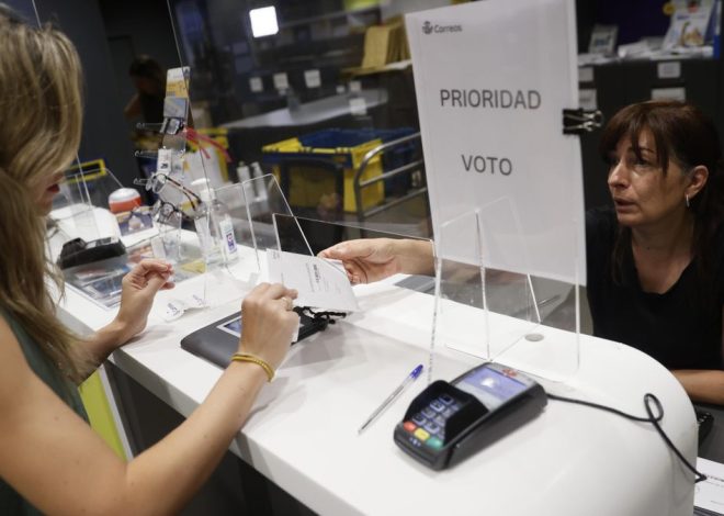 El voto por correo en las elecciones de Extremadura cae casi a la mitad respecto a 2023