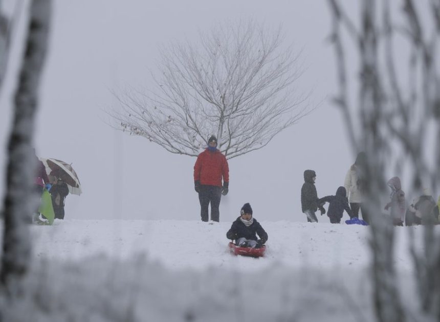 La Navidad arranca con lluvia, heladas, nieve y mucho frío en toda España