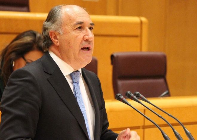 Landaluce deja en el Senado el grupo del PP tras las denuncias por acoso, pero se aferra a su acta y a la Alcaldía de Algeciras