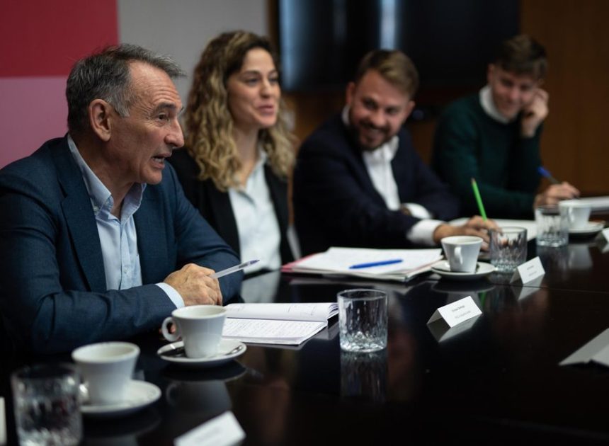 Los partidos de Sumar solicitan una reunión urgente al PSOE para «relanzar» la acción del Gobierno