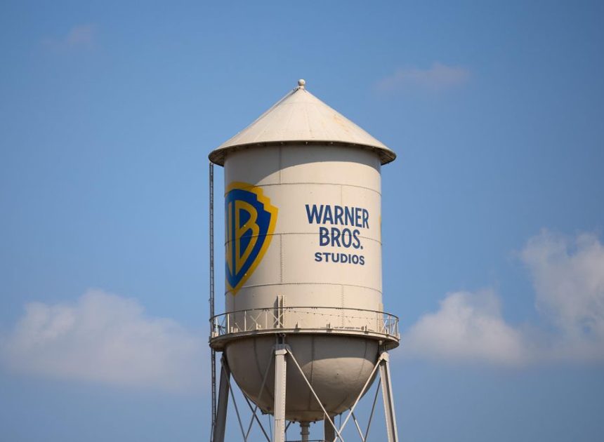 Warner Bros insta a los accionistas a rechazar la OPA hostil de Paramount de 108.400 millones de dólares en favor del acuerdo con Netflix