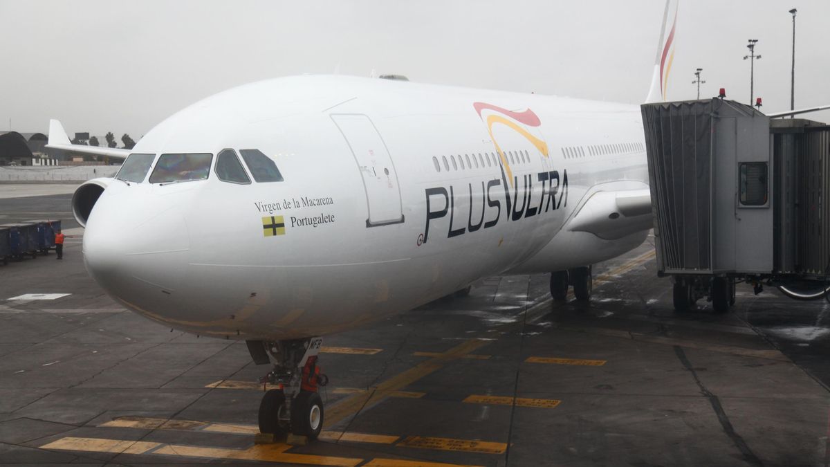 La Policía registra la sede de la aerolínea Plus Ultra por presunto blanqueo de capitales
