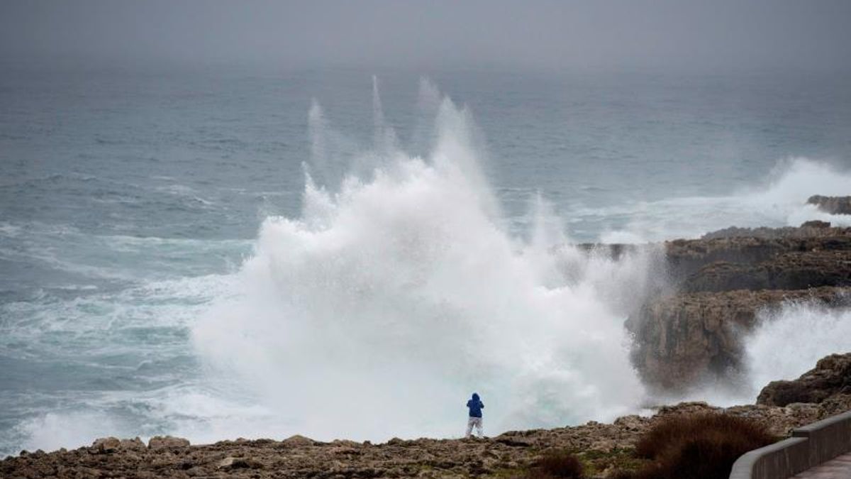 La borrasca Emilia deja un fin de semana con viento, oleaje y lluvia en islas Canarias, sur y este de la Península