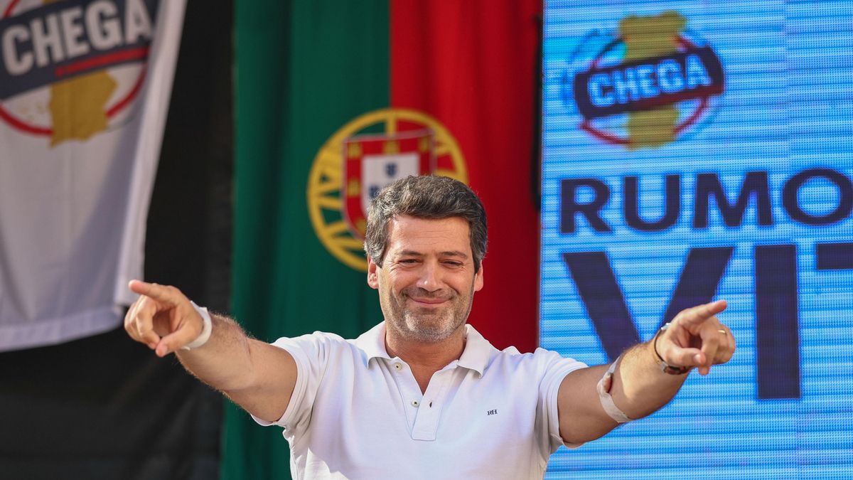 La Justicia portuguesa ordena a Chega retirar sus carteles electorales contra los gitanos