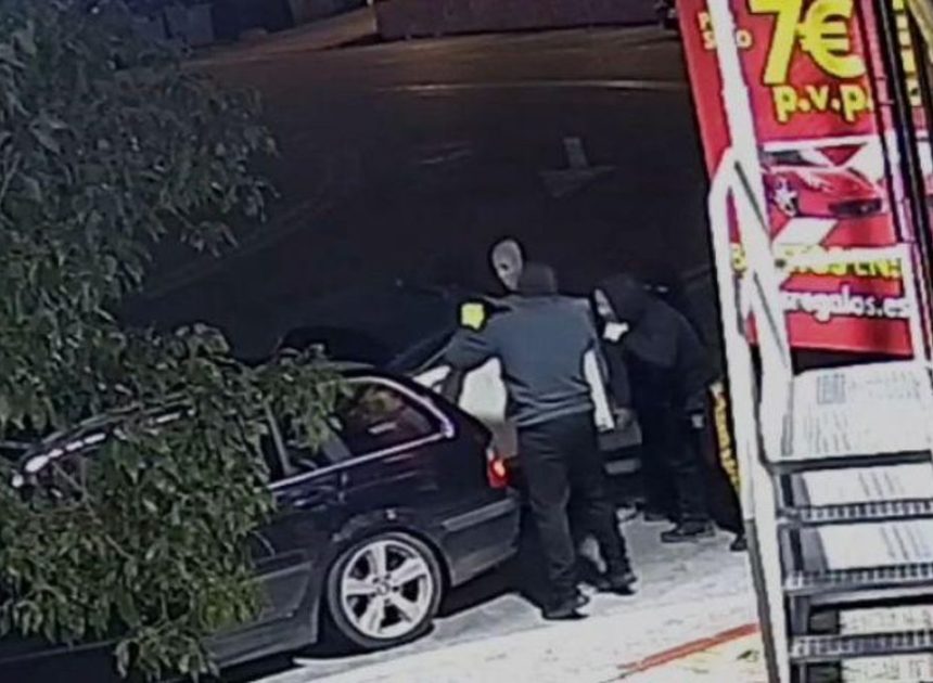 Hallan reventada la caja fuerte de ‘El camión de los regalos’ robada en Monesterio