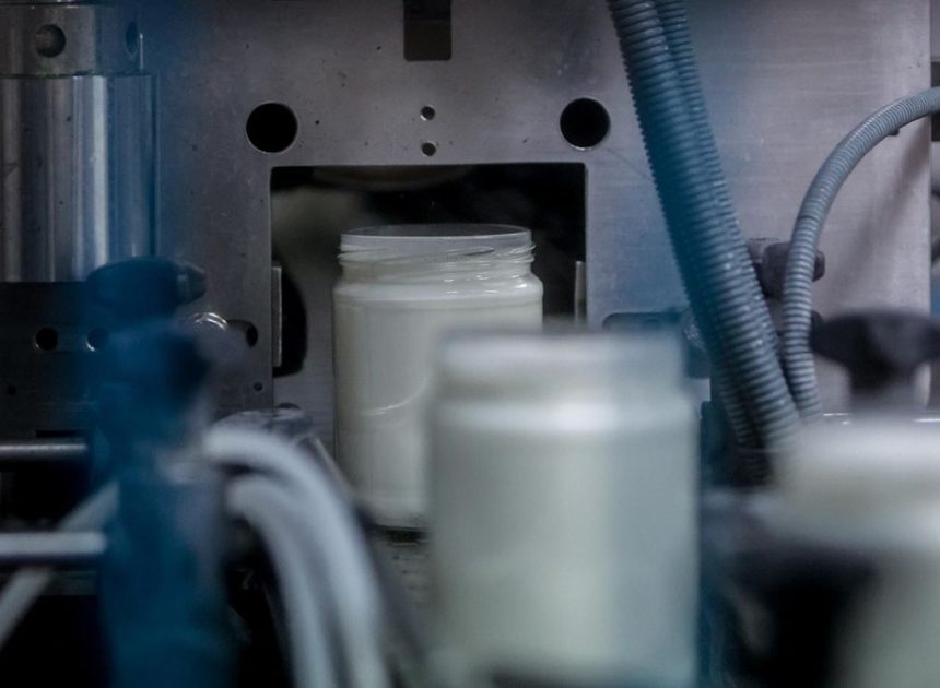 China anuncia aranceles de hasta el 43% sobre productos lácteos de la UE