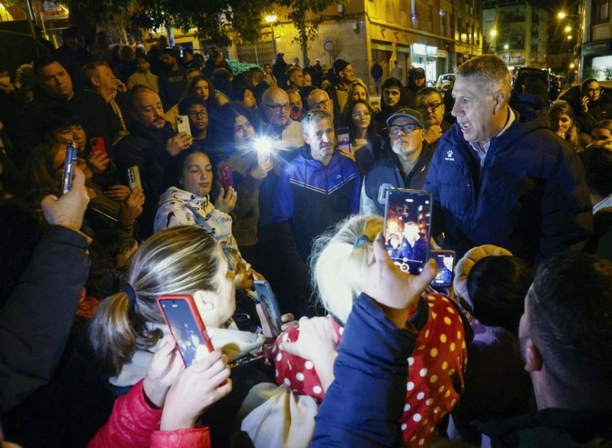 Asens denuncia a Albiol por delito de odio y discriminación en el desalojo de los migrantes del B9 de Badalona