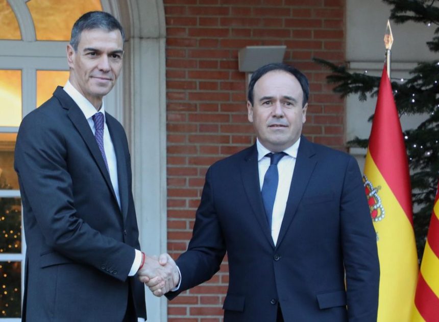 Sánchez y Pérez Llorca pactan la comisión mixta para la reconstrucción de la dana entre reproches de retrasos y deslealtad