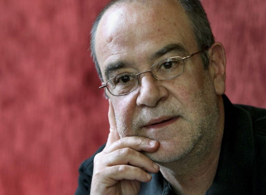 Muere el novelista gallego José María Pérez Álvarez, celebrado por Goytisolo en ‘The Times’ y a quien plagió Bryce Echenique