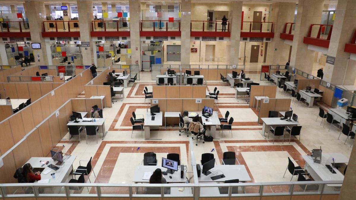 Las novedades fiscales y en impuestos que llegan con el nuevo año: recargo para las pensiones, Verifactu, SMI, Bizum…