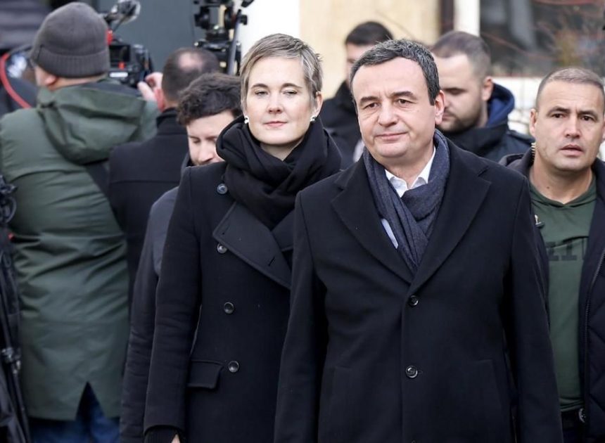 El primer ministro nacionalista de Kosovo vence con claridad en las elecciones anticipadas