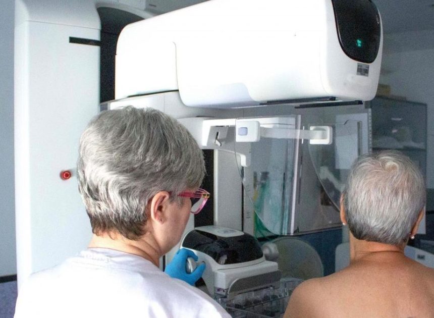 Un año de retraso en las mamografías del hospital valenciano Arnau de Vilanova, que atiende a 340.000 personas