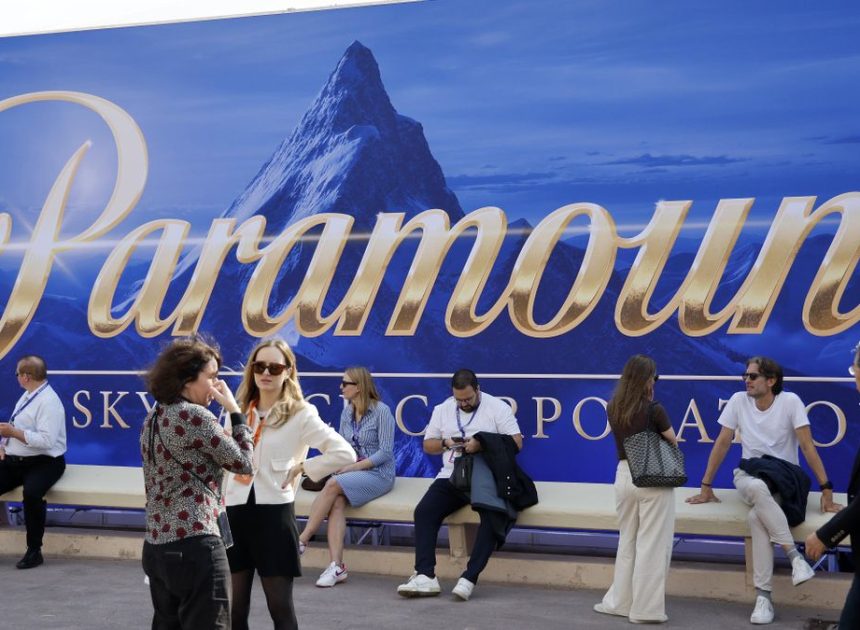 Paramount desafía a Netflix y lanza una oferta hostil por Warner Bros
