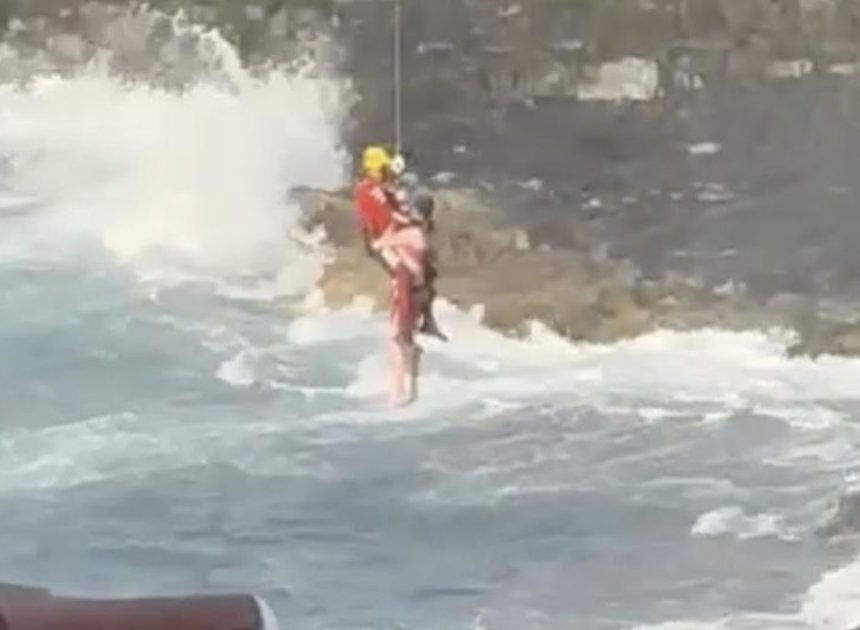 La piscina natural del sur de Tenerife estaba precintada y vallada por peligro de oleaje