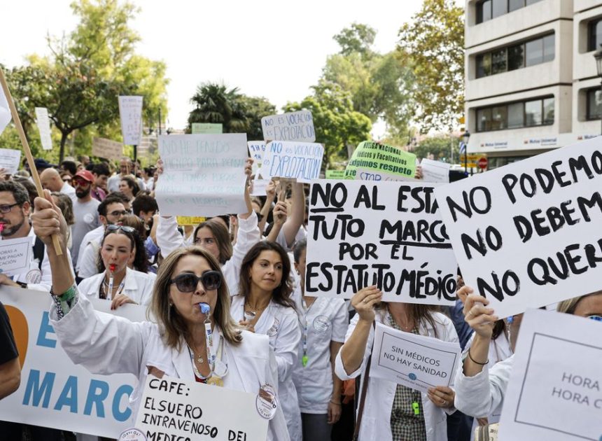 Los médicos de toda España arrancan su tercera huelga del año contra el nuevo estatuto