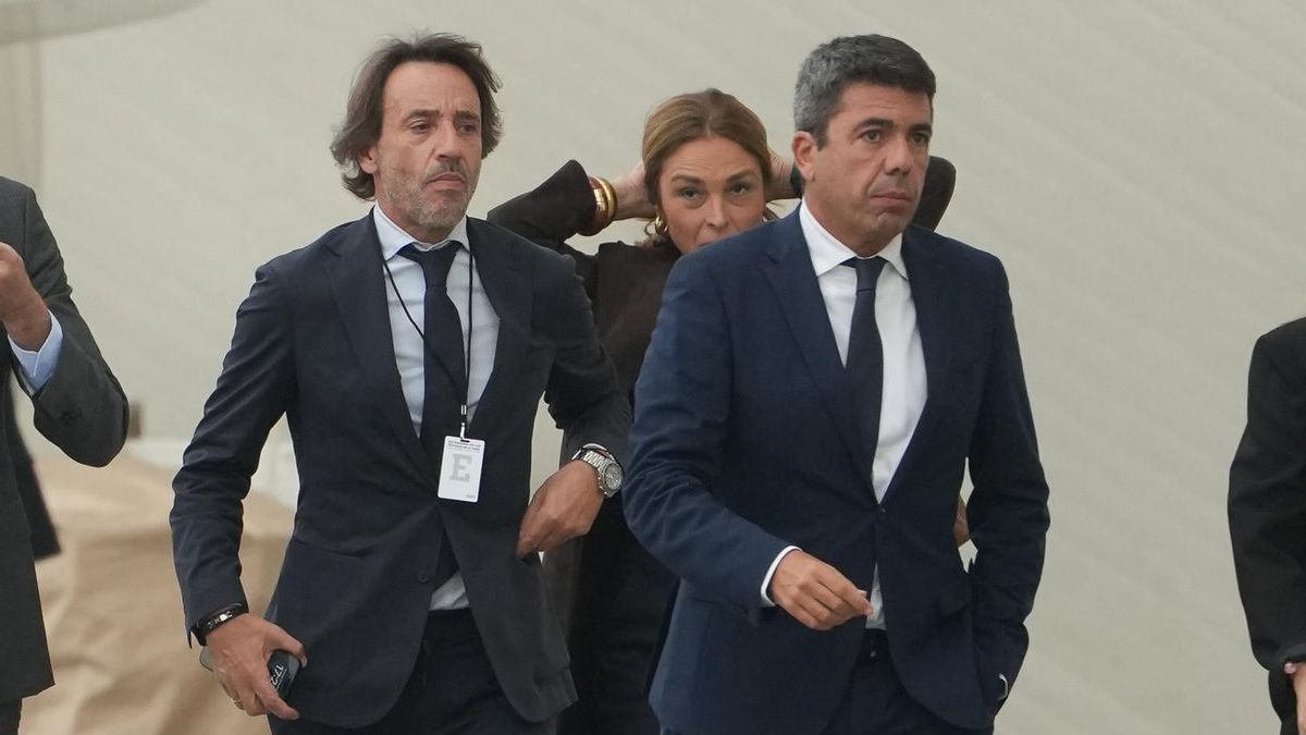 De los mensajes a Pradas y la chulería en el Congreso a buscar refugio laboral: la nueva finta del jefe de gabinete de Mazón