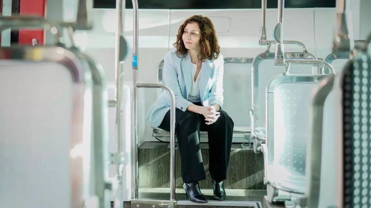 El Gobierno de Ayuso desdeña el abono transporte único de Sánchez por ser «un 50% más caro» y obvia que aplica a buses