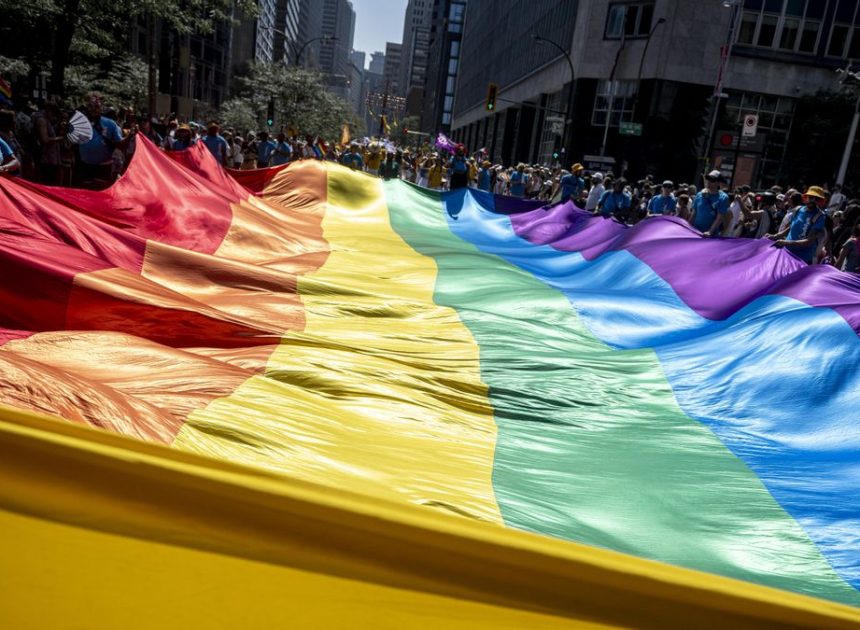 Condenan por delito de odio a un hombre que insultó y vejó a una mujer transexual que fue a una misa de Falange en Almería