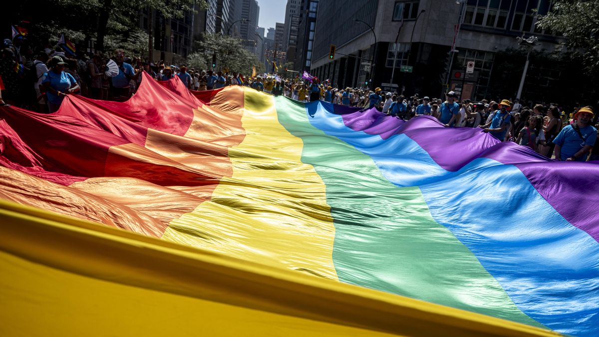 Condenan por delito de odio a un hombre que insultó y vejó a una mujer transexual que fue a una misa de Falange en Almería