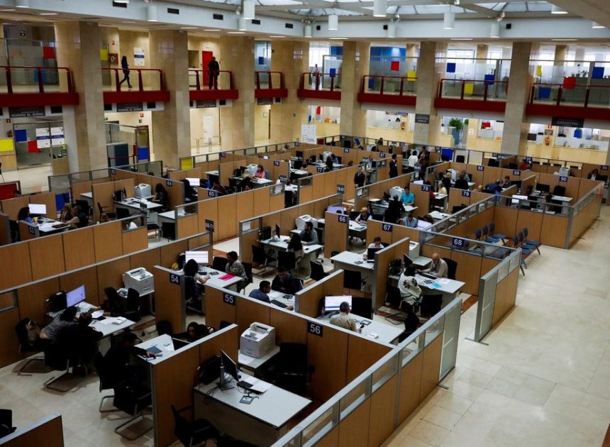 El Gobierno convoca 17.986 plazas de funcionarios para la Administración General del Estado