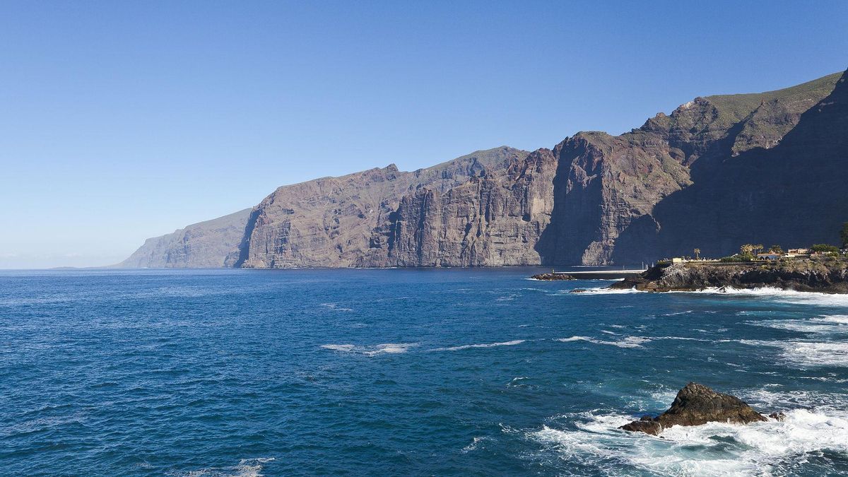 Al menos tres muertos y varios heridos por un golpe de mar en el sur de Tenerife