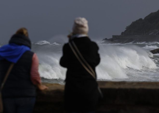 La Aemet prevé un viernes de mucho viento, nieve en Pirineos y lluvias en Galicia