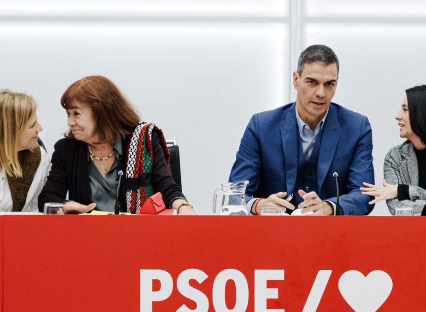 El PSOE ofrece respaldo jurídico a las denunciantes de Paco Salazar si quieren llevarle a los tribunales y abre un expediente a su mano derecha