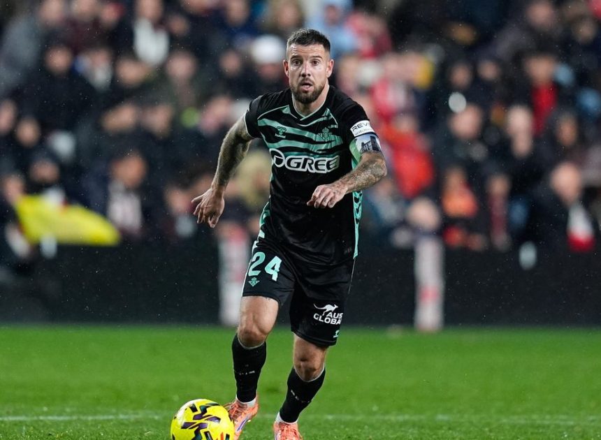 La respuesta del futbolista Aitor Ruibal tras un grito homófobo: «Me pasa en todos los partidos»
